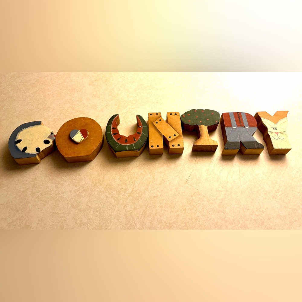 Wooden “COUNTRY” Cutout Decor